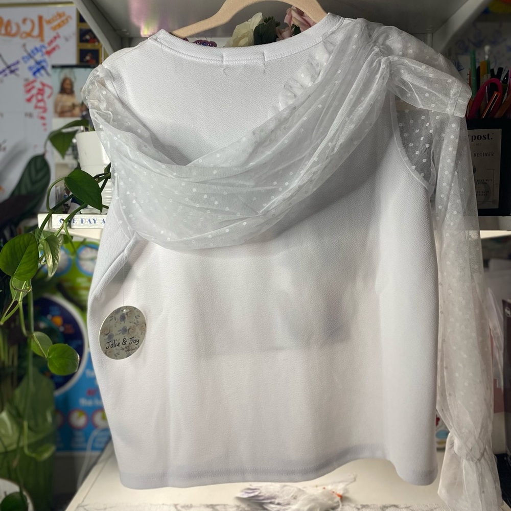 White blouse - Picture 6 of 6